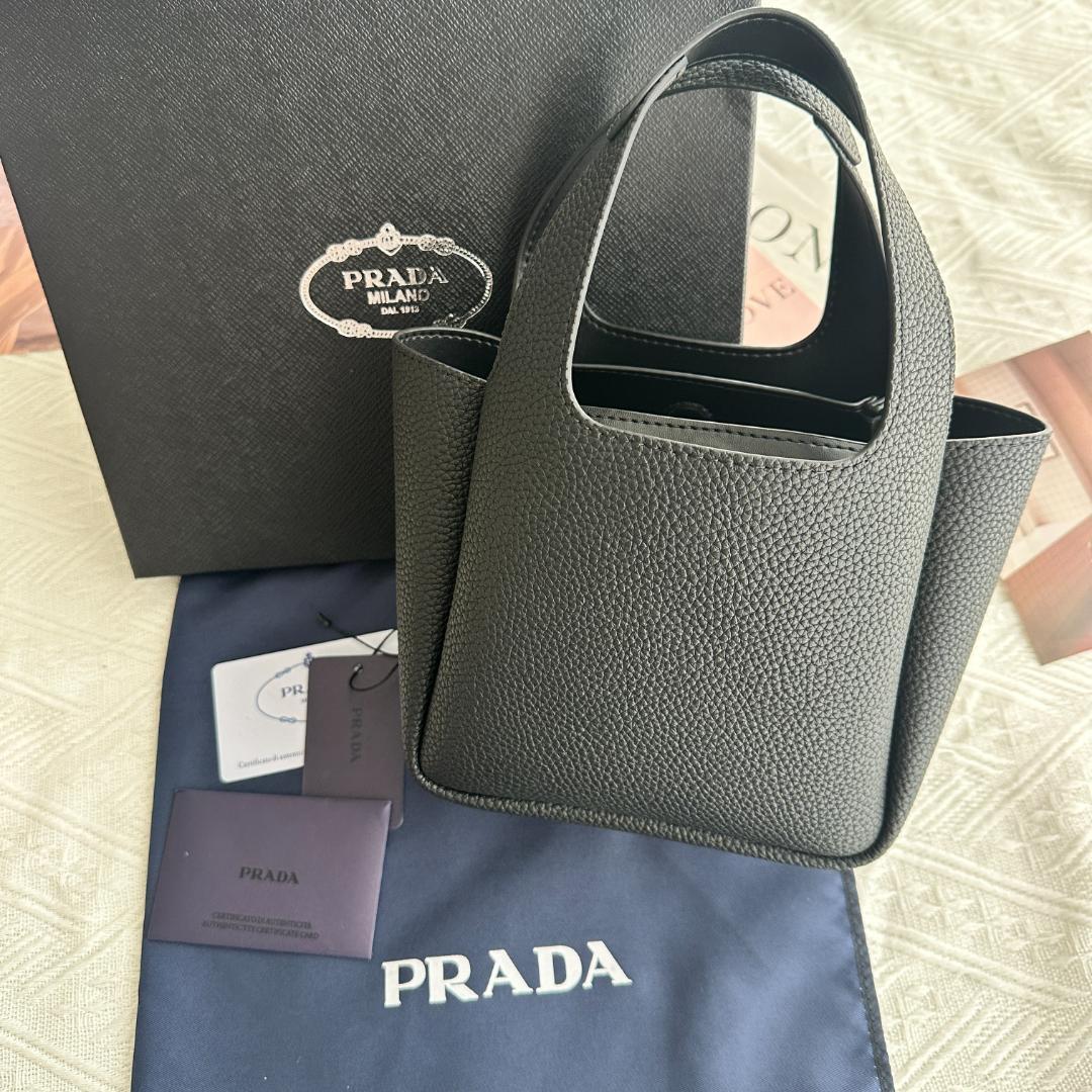 大人気！レザー　ハンドバッグ　ブラック