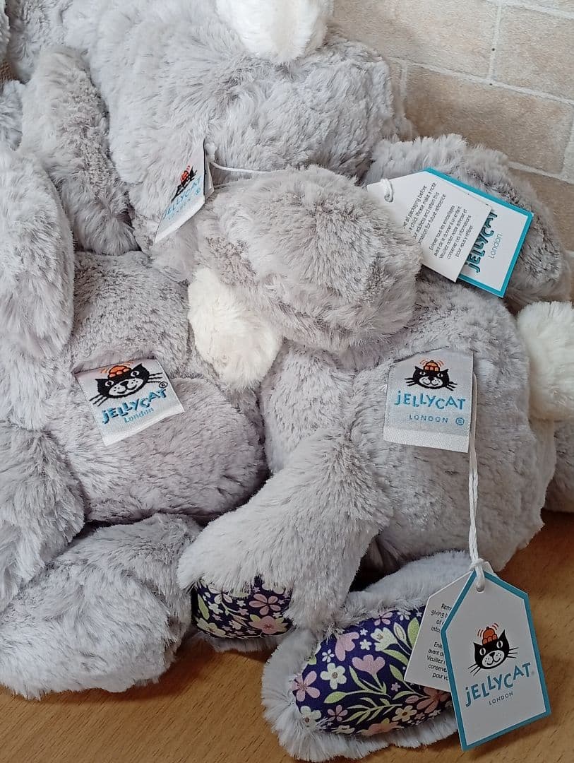 Jellycat Bashful Silver Bunny シリーズ M 三体 - メルカリ