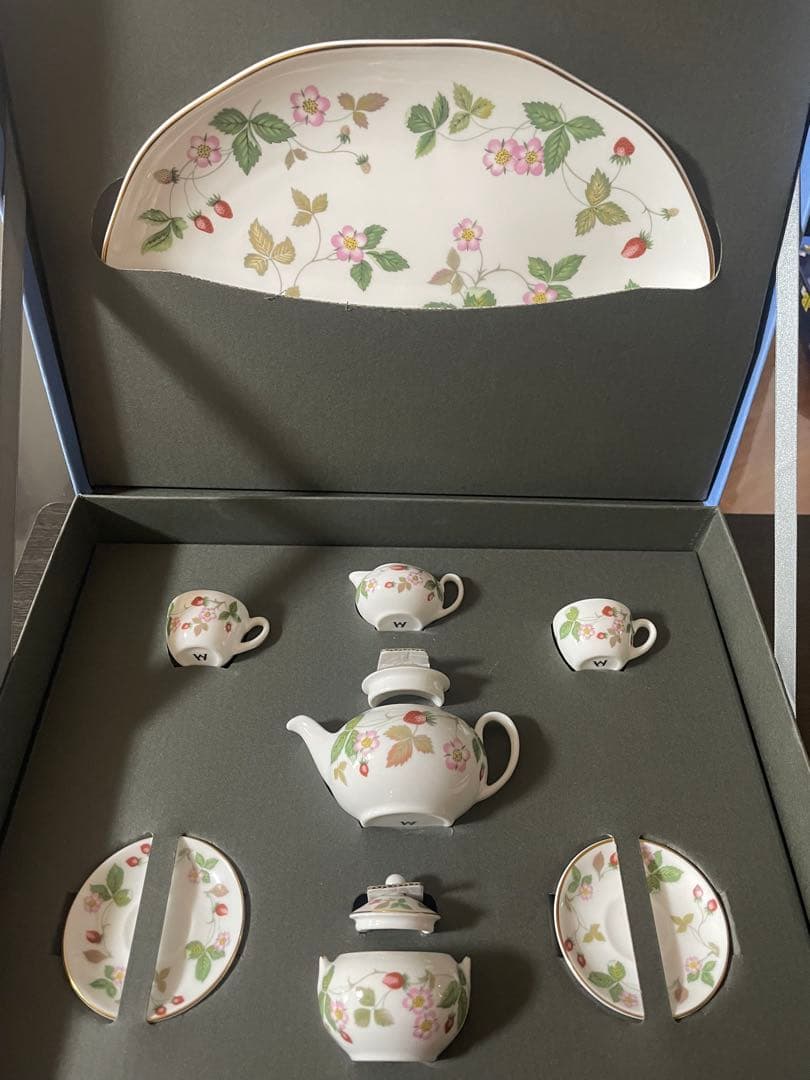 ウェッジウッド ワイルドストロベリー ミニチュアセット 箱付き