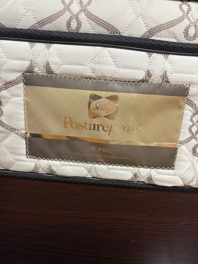 「シーリー ロンド ダブルマットレス 高級モデル／直接引き取り可」