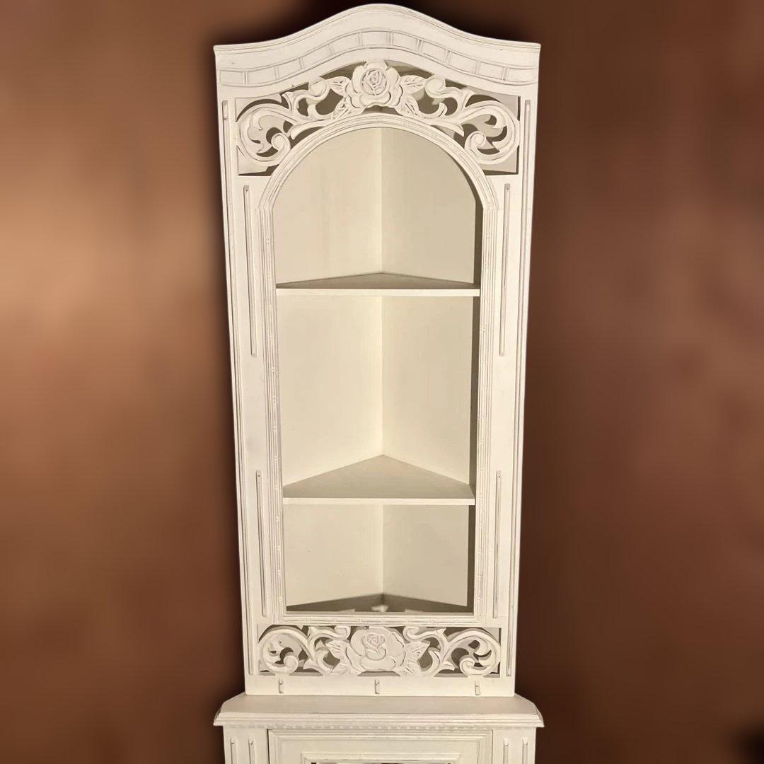 ☆シャビーシックなスタイルの木製コーナーキャビネット