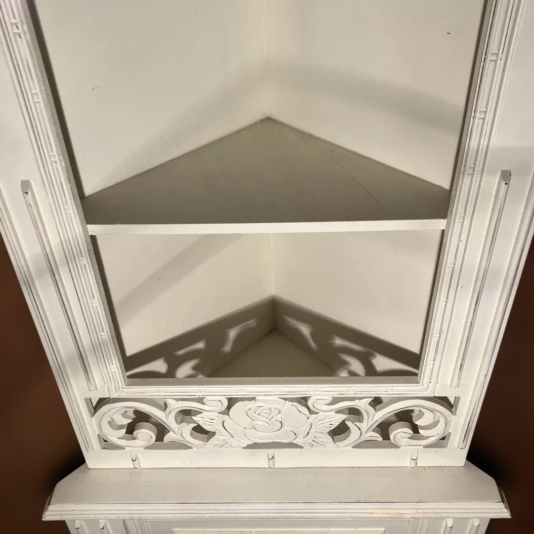 ☆シャビーシックなスタイルの木製コーナーキャビネット