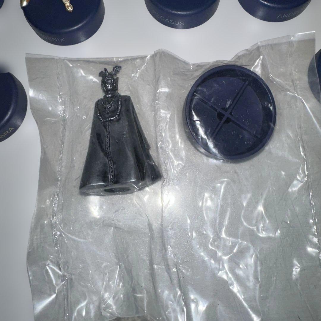 聖闘士星矢フィギュア 21体セット LEDベース付き