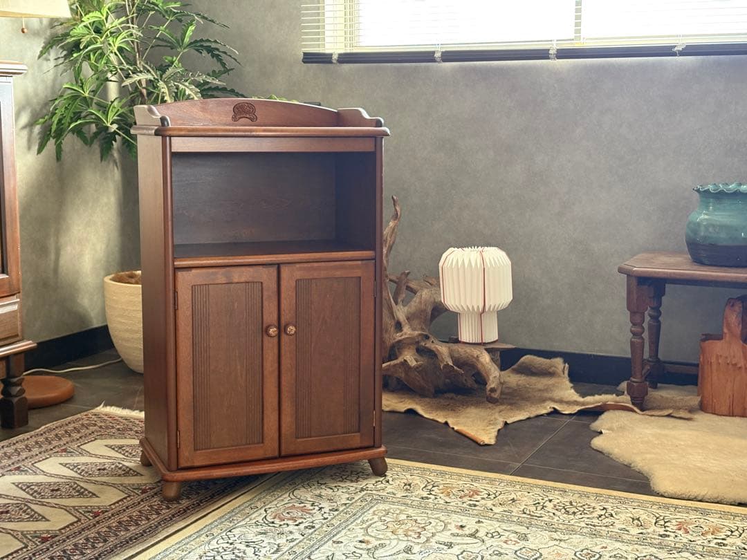 サイドボード　アケボノ家具　クラシック　観音開き　レトロ　リビング収納　IZ