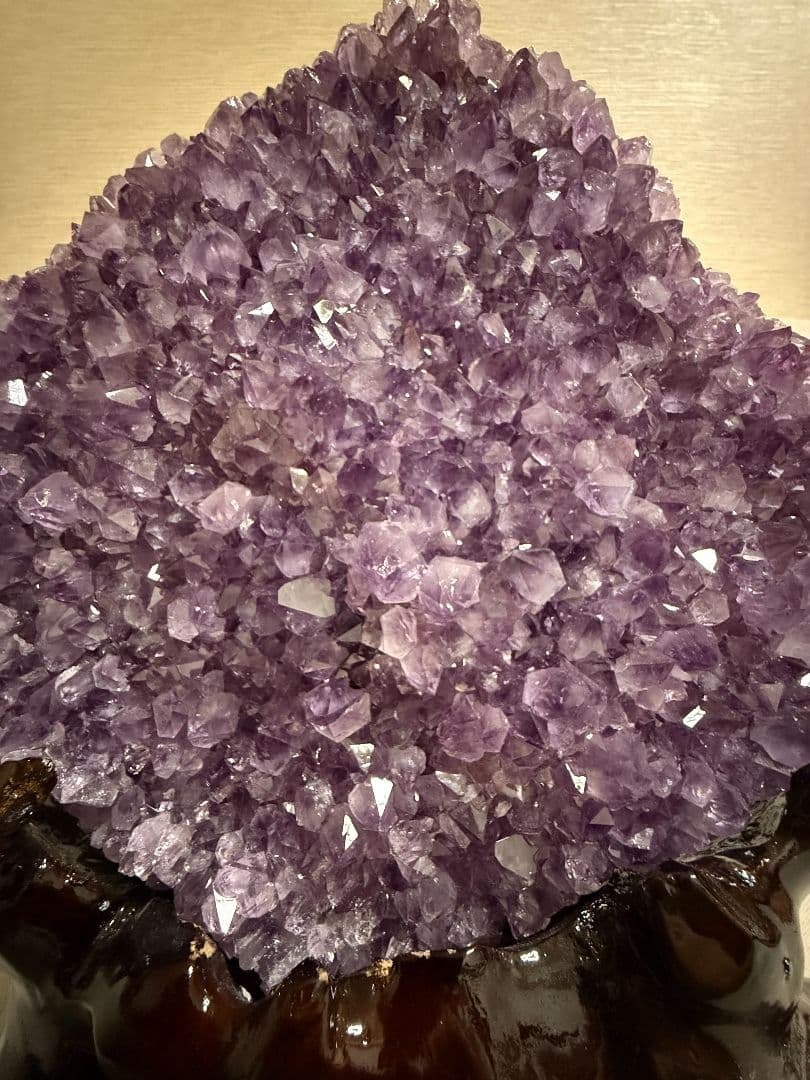 値下中_天然アメジストクラスタ[水晶サイズ] 横約26cm × 縦約20cm台座
