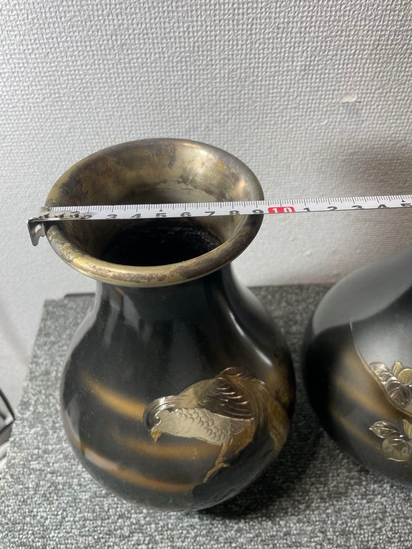 鶯と梅柄の花器　花瓶　蒔絵っぽい装飾