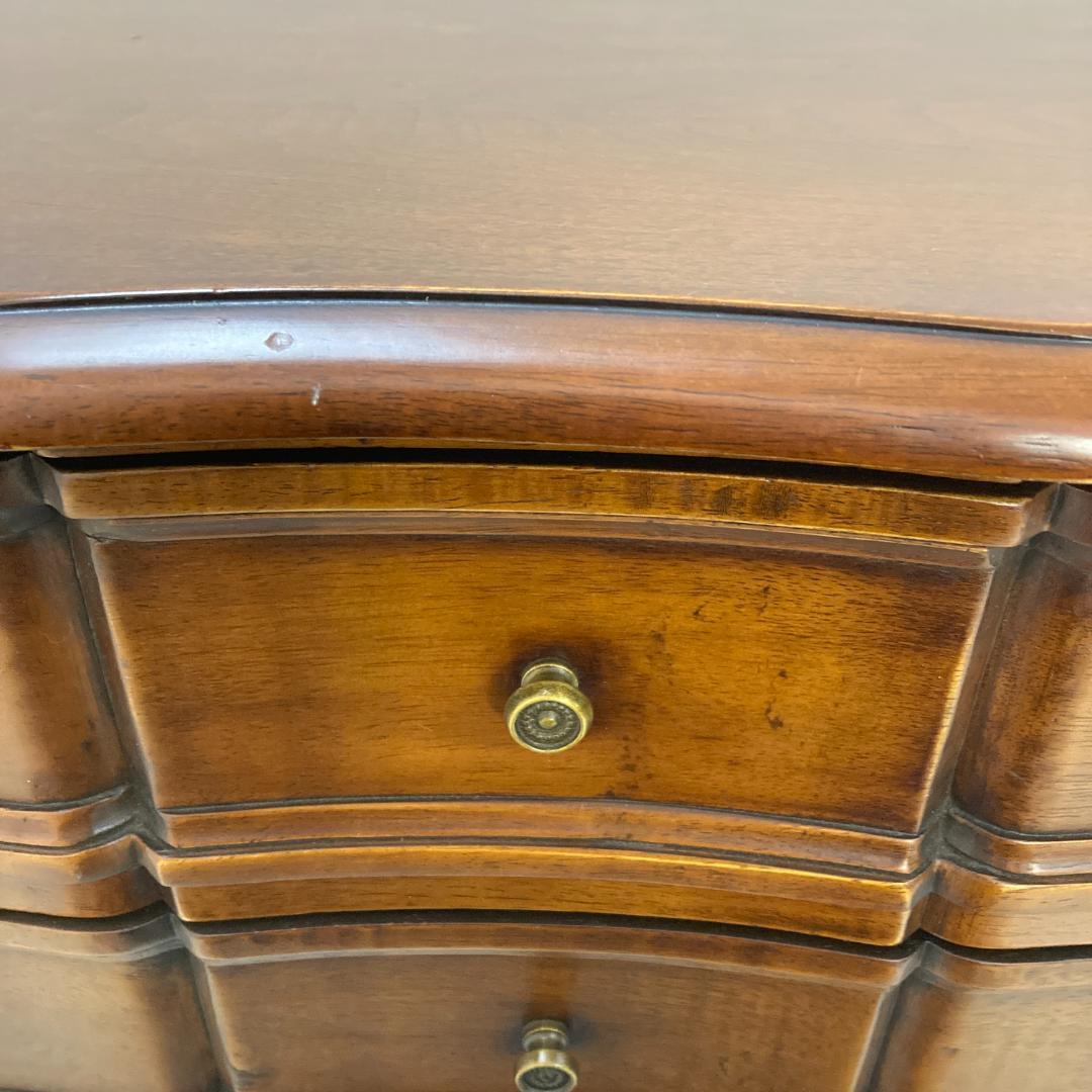 猫脚　サイドチェスト　サイドテーブル　キャビネット　クラシック