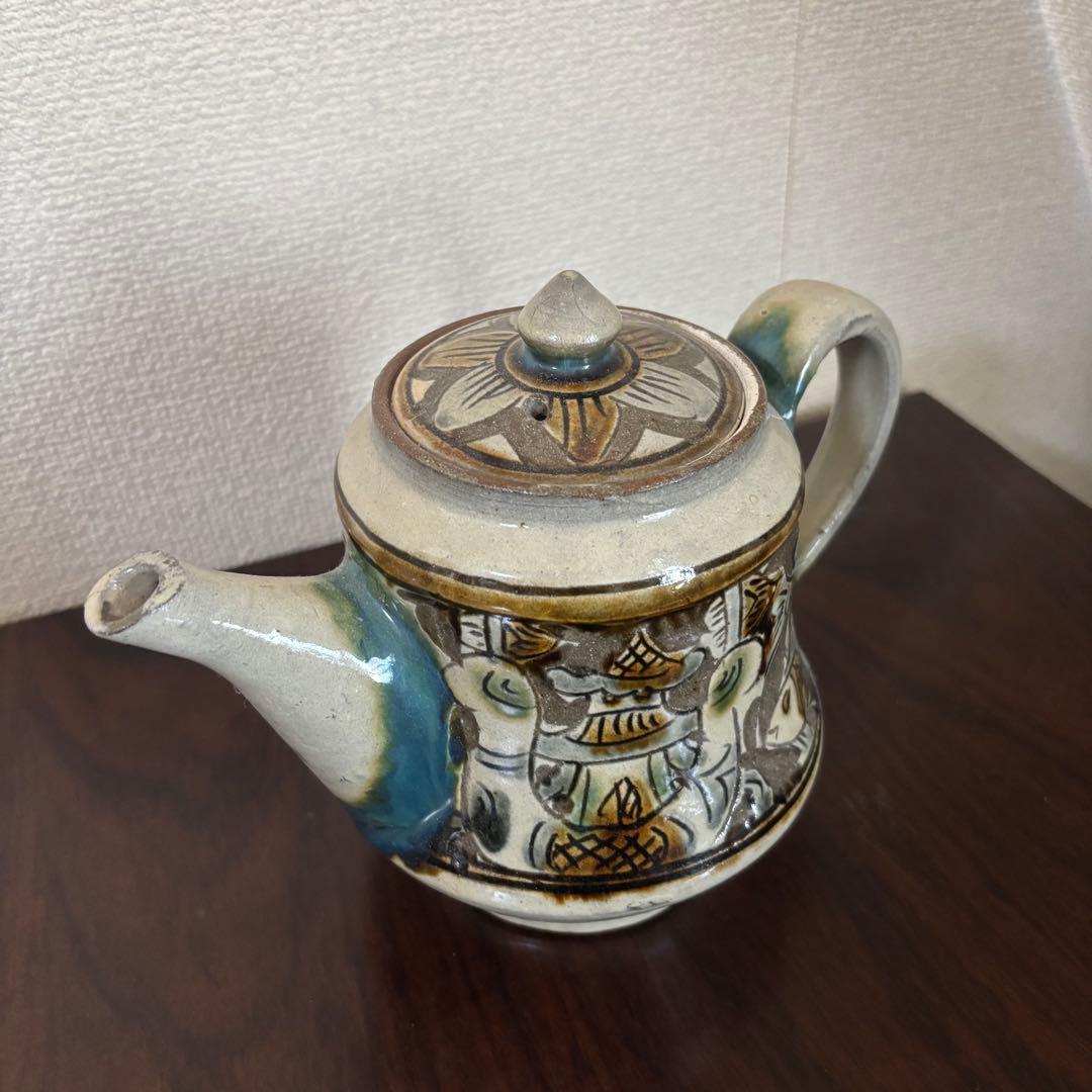 一月いっぱいで終了　島袋常明　ティーポット　沖縄　やちむん　急須