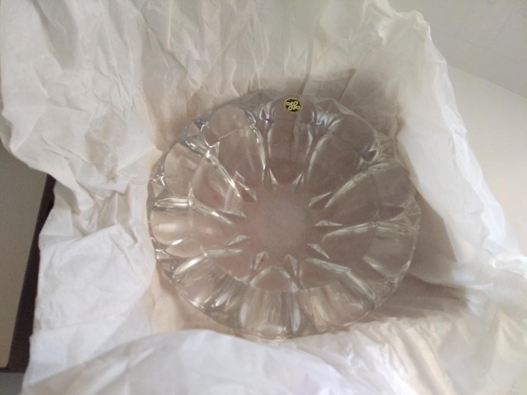 希少 昭和 レトロ 保谷クリスタル  クリスタルガラス 灰皿 香炉 です。