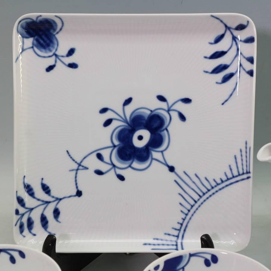 別シリーズ合わせ ロイヤルコペンハーゲン ブルーフルーテッドプレイン/メガ 一式