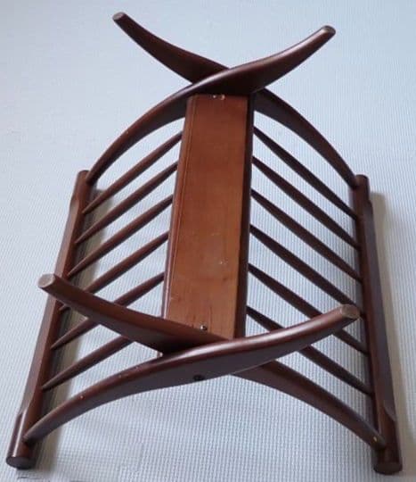 折りたたみ収納可能 今ではレアな木製マガジンラック ブラウン 送料込み・匿名発送