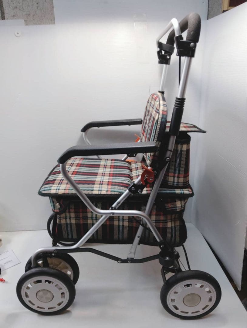 G2097 ichigo ichie 軽量アルミ製 歩行補助車 座面付き
