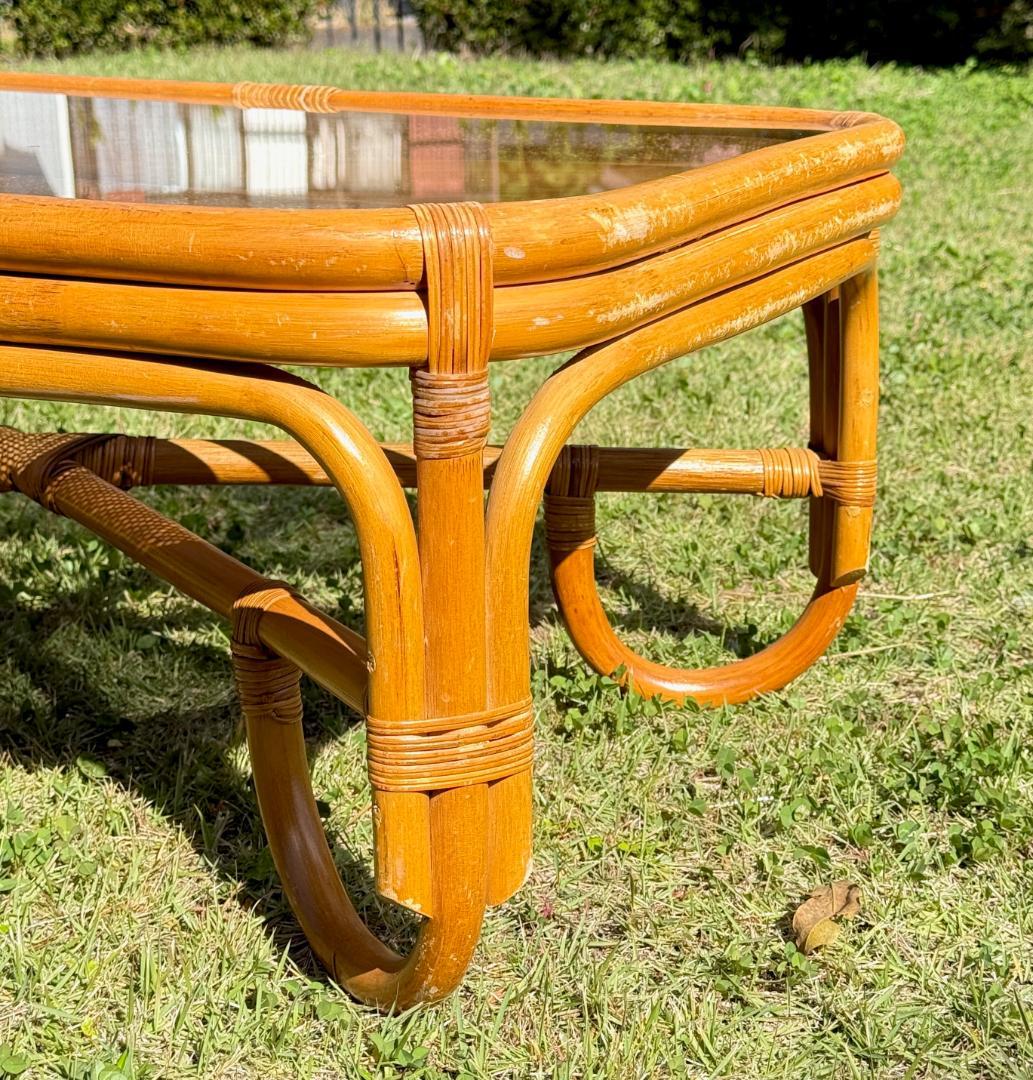 ビンテージ　オールドラタン　ガラステーブル　見応えのある細かな編み込み！