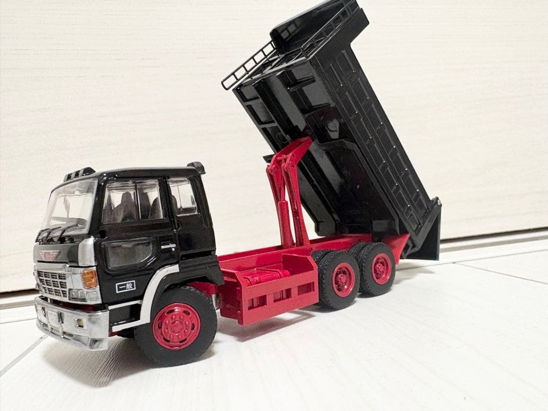 週末価格《新品箱付》1:64 日野　ダンプ　トラック　ミニカー
