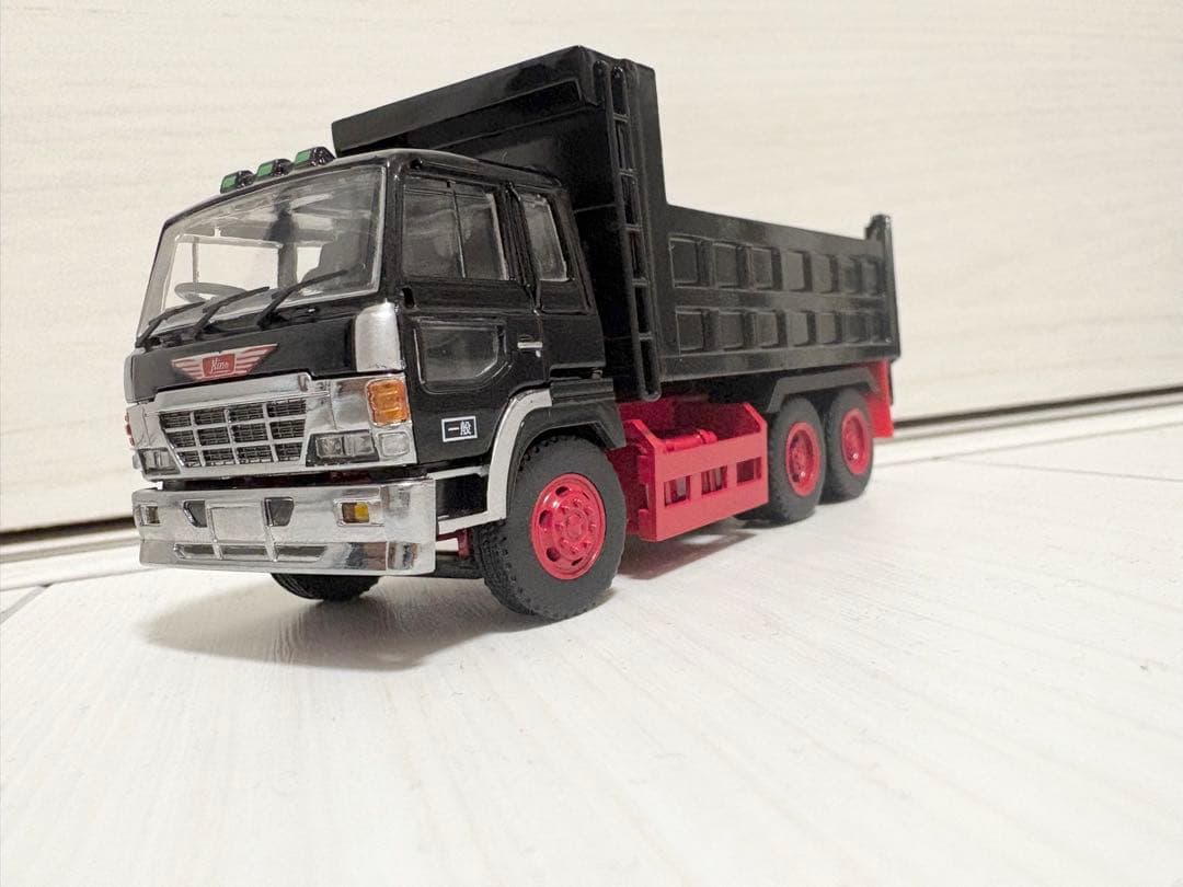 週末価格《新品箱付》1:64 日野　ダンプ　トラック　ミニカー