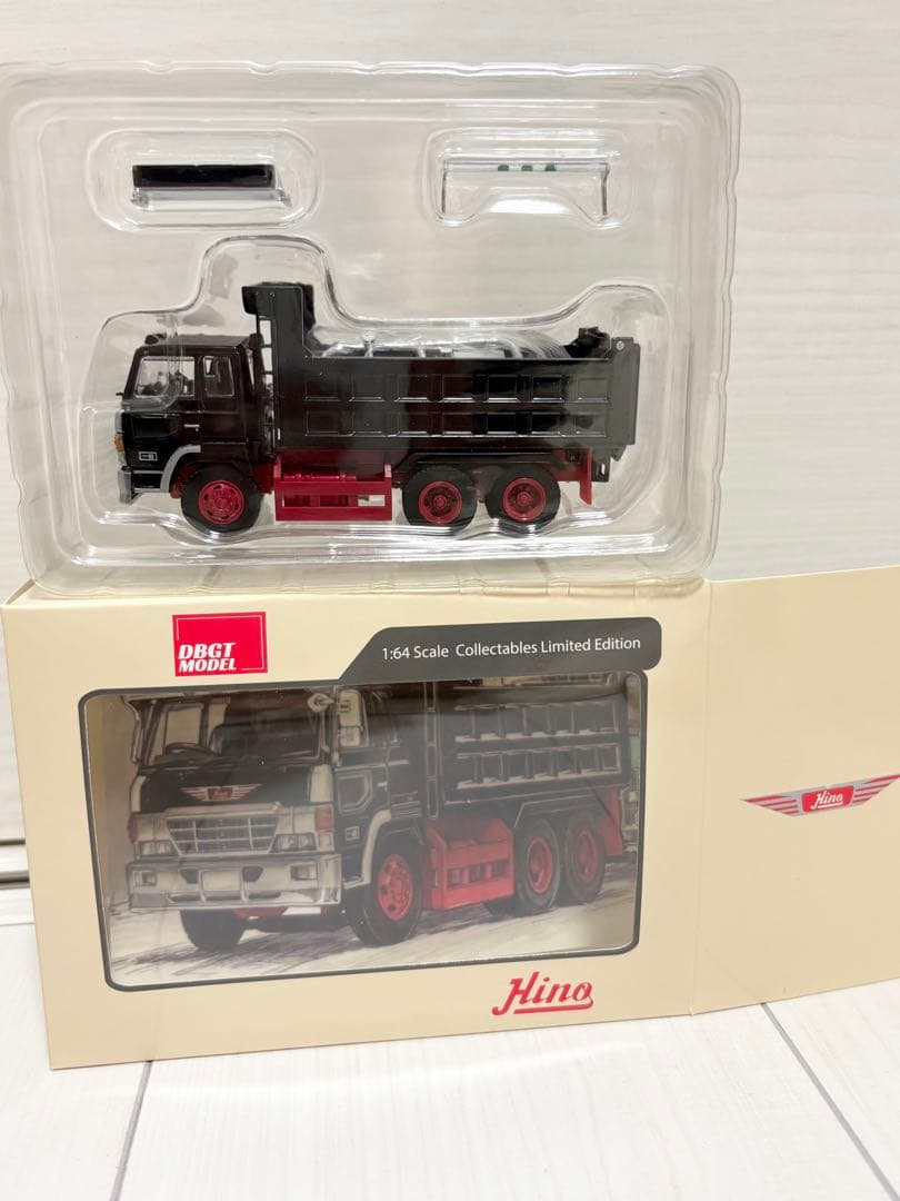 週末価格《新品箱付》1:64 日野　ダンプ　トラック　ミニカー