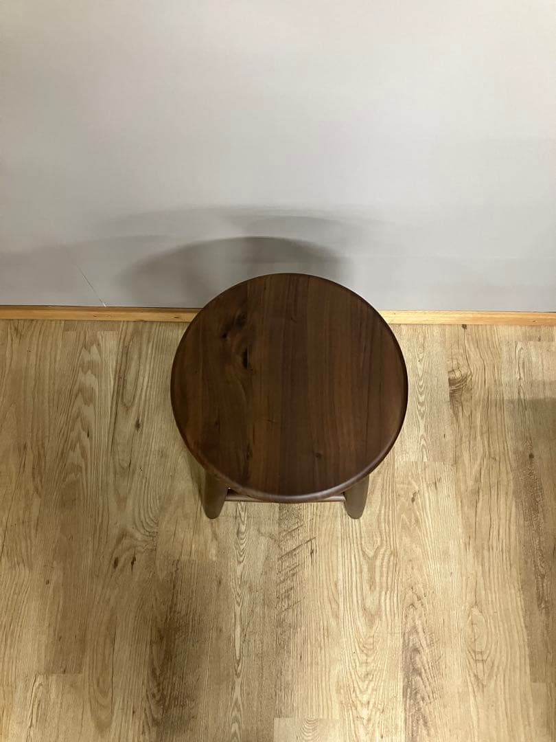 ウォールナット無垢材　スツール　新品