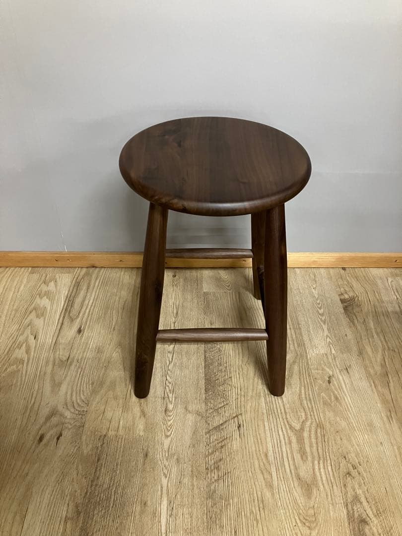 ウォールナット無垢材　スツール　新品