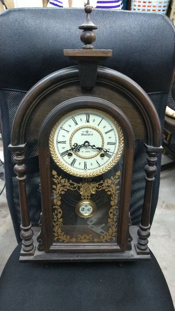 MAJESTY 31 DAYS 掛時計 木製