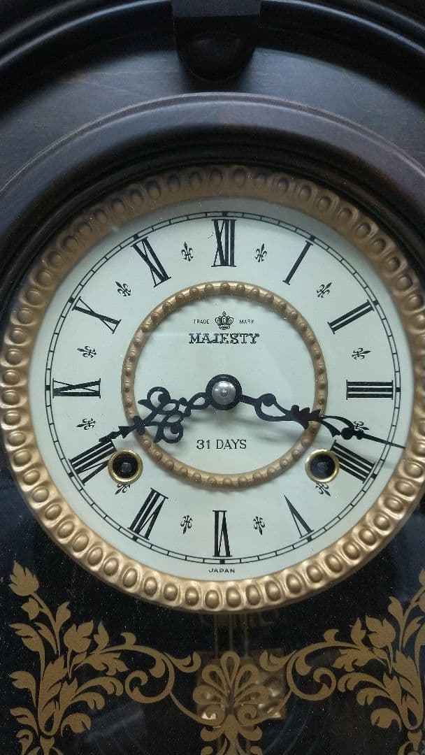 MAJESTY 31 DAYS 掛時計 木製