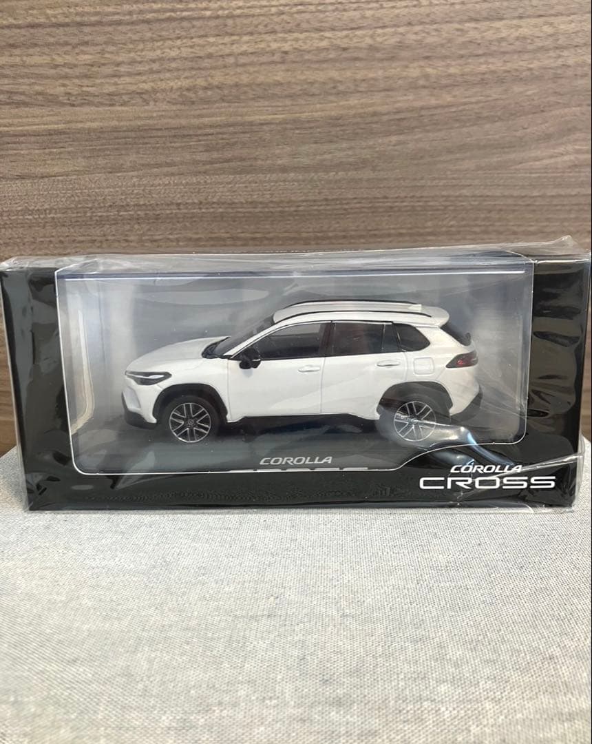 ゆ*け様 【トヨタ博物館正規品】新型 カローラクロス カラーサンプル