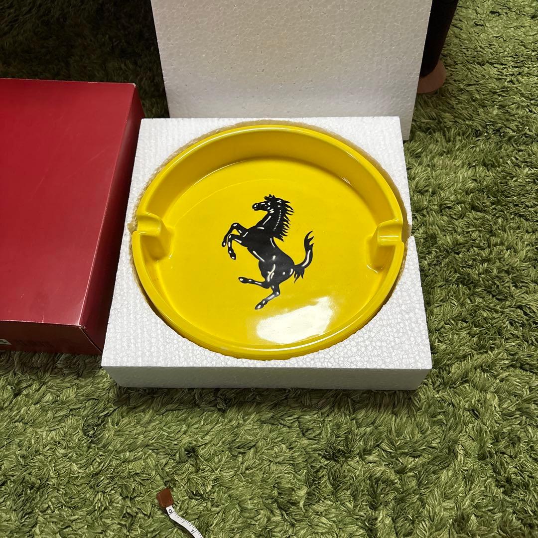 フェラーリ灰皿