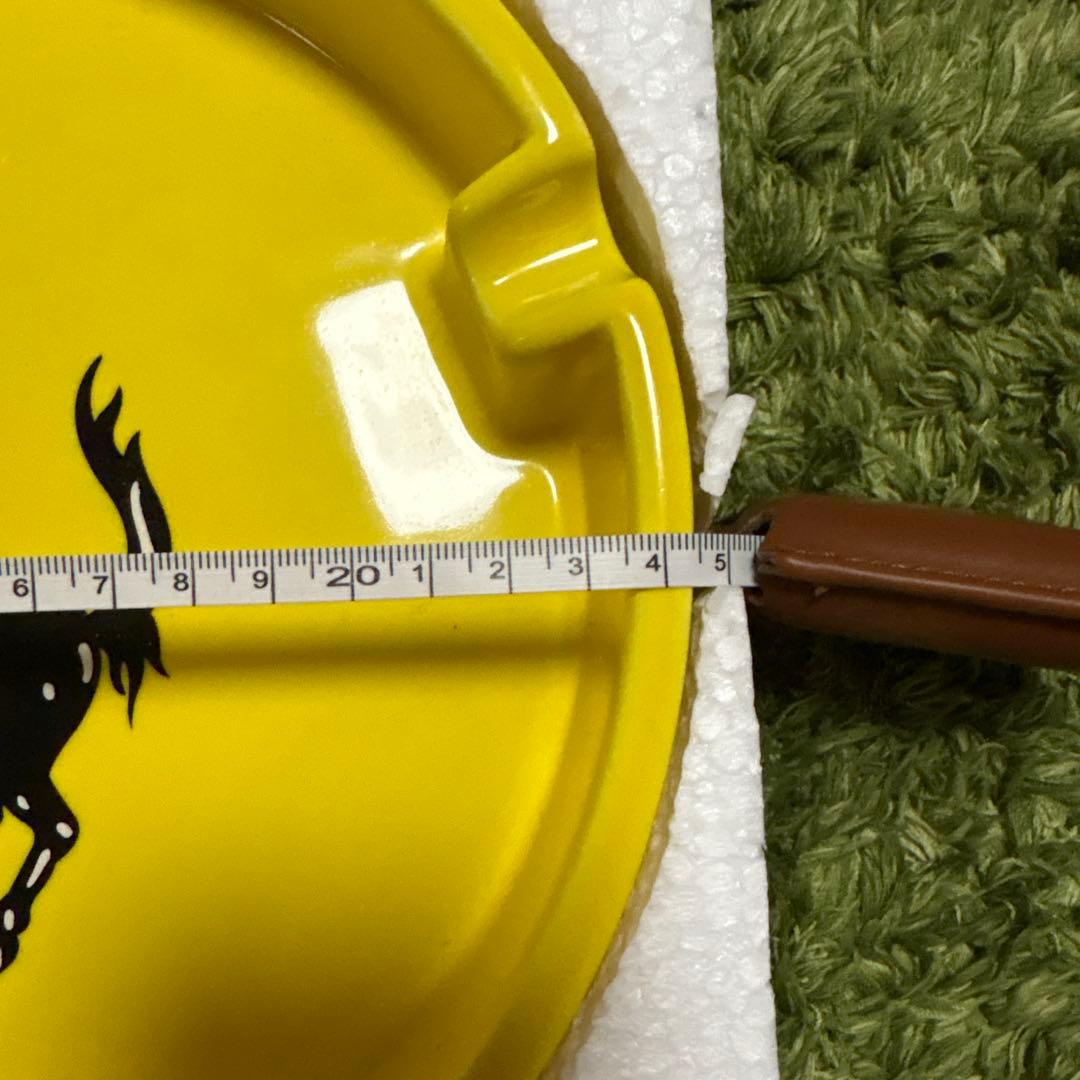 フェラーリ灰皿