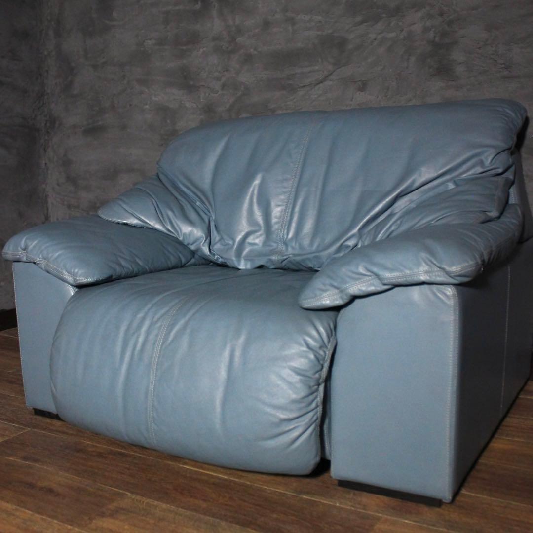 首都圏送無料〜30万マーニー　本革　一流クラシカルソファのある暮らし　ソファ