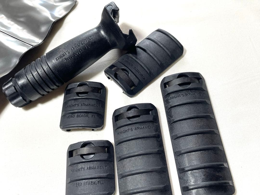 米軍実物KAC Knights Amamentナイツ レールカバーフォアグリップ