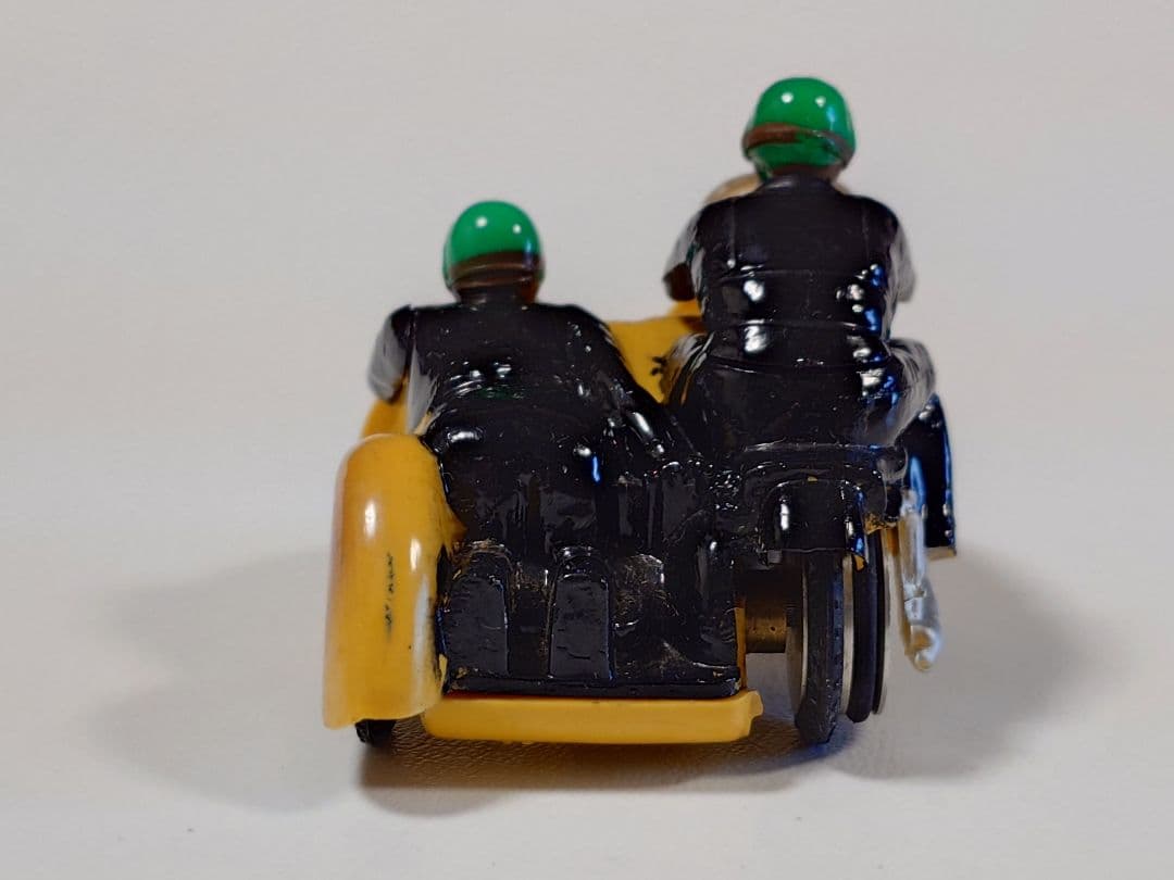 Triang SCALEXTRIC TYPHOON （黄色/緑ヘル）