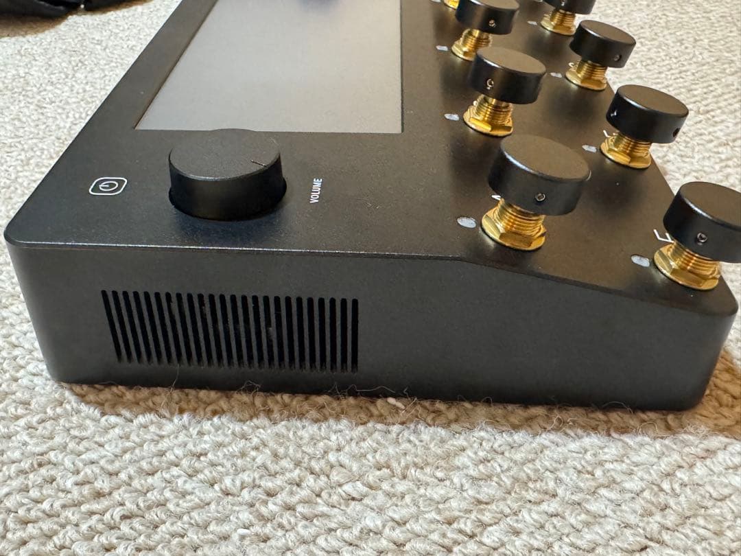 Quad Cortex Limited Edition Black & Gold - メルカリ