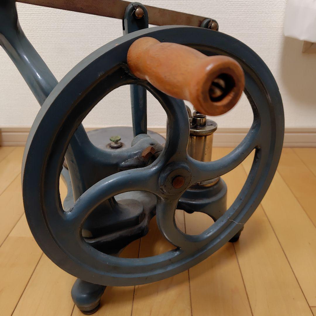 昭和レトロな謎の金属製の品物③