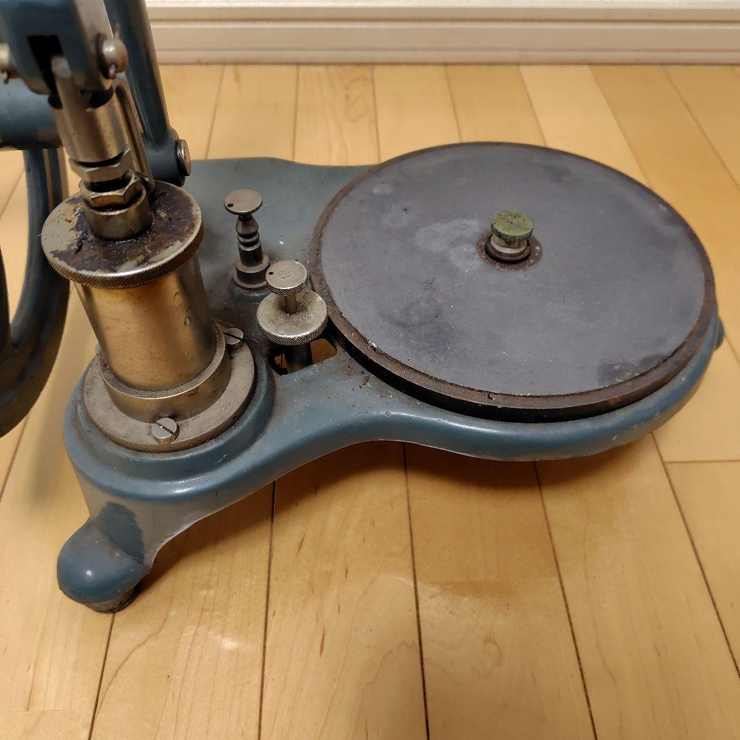 昭和レトロな謎の金属製の品物③