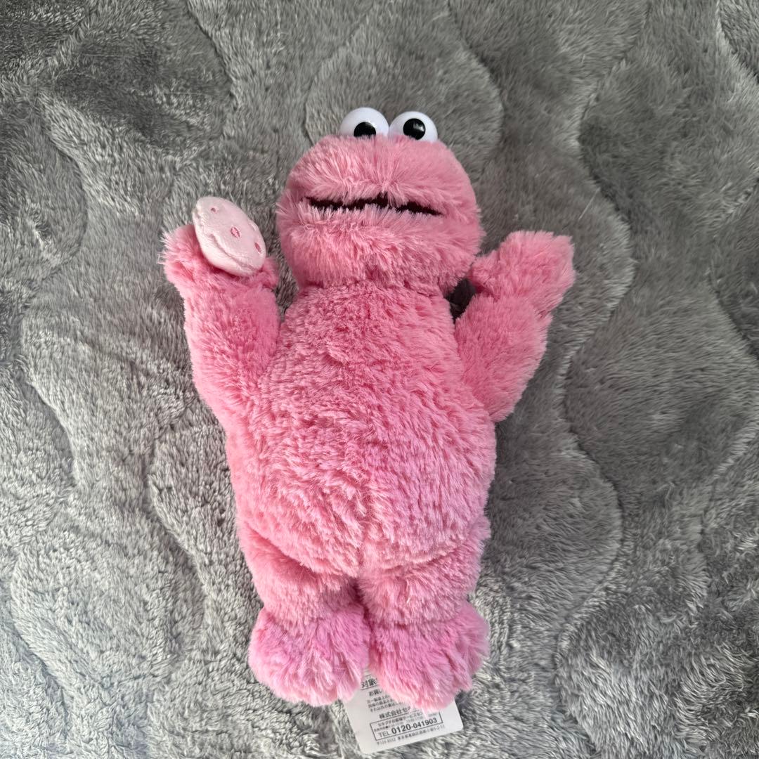 セサミストリート ぬいぐるみ クッキーモンスター ピンク限定 - メルカリ