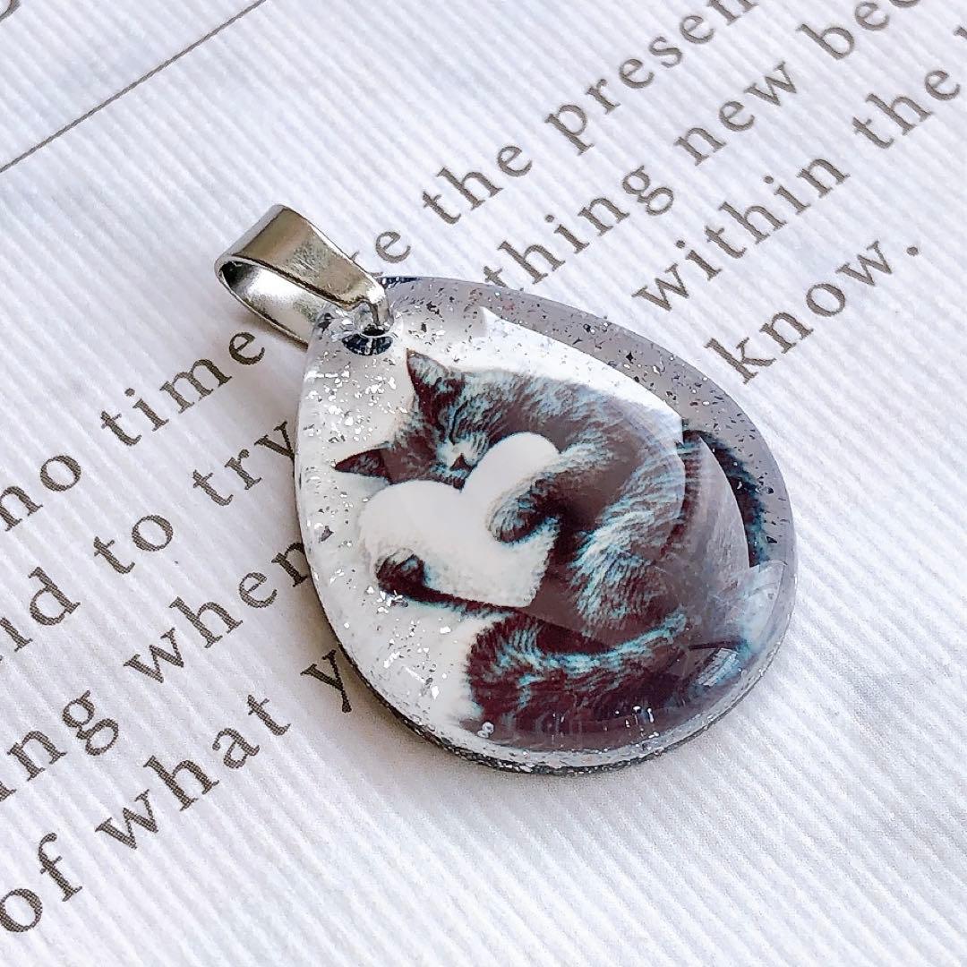 ⭐️ワン⭐️No.2412 レジン ペンダントトップ 猫 ねこ ネコ ♡