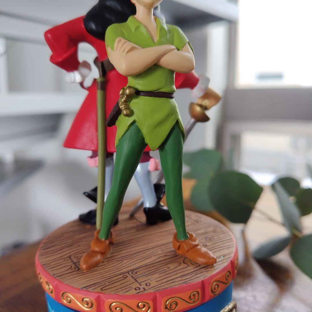レア限定品！ディズニー フック船長とピーターパン フィギュア 小物