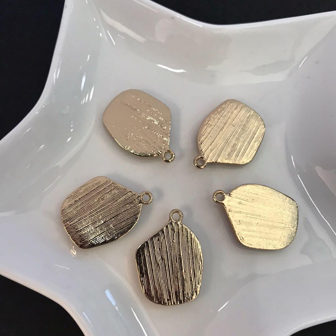 100個 オパール風 いびつパーツ