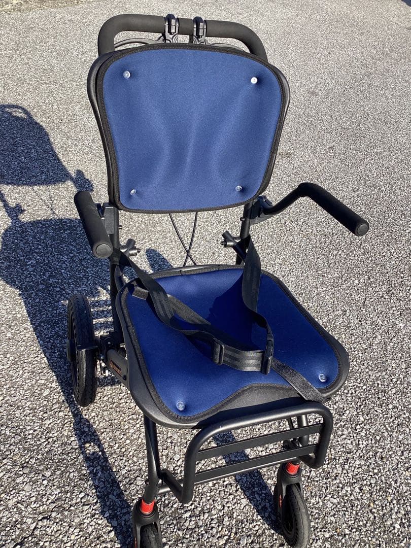 S4 千葉県鴨川　美品　折りたたみ介助用車椅子 Care Parents