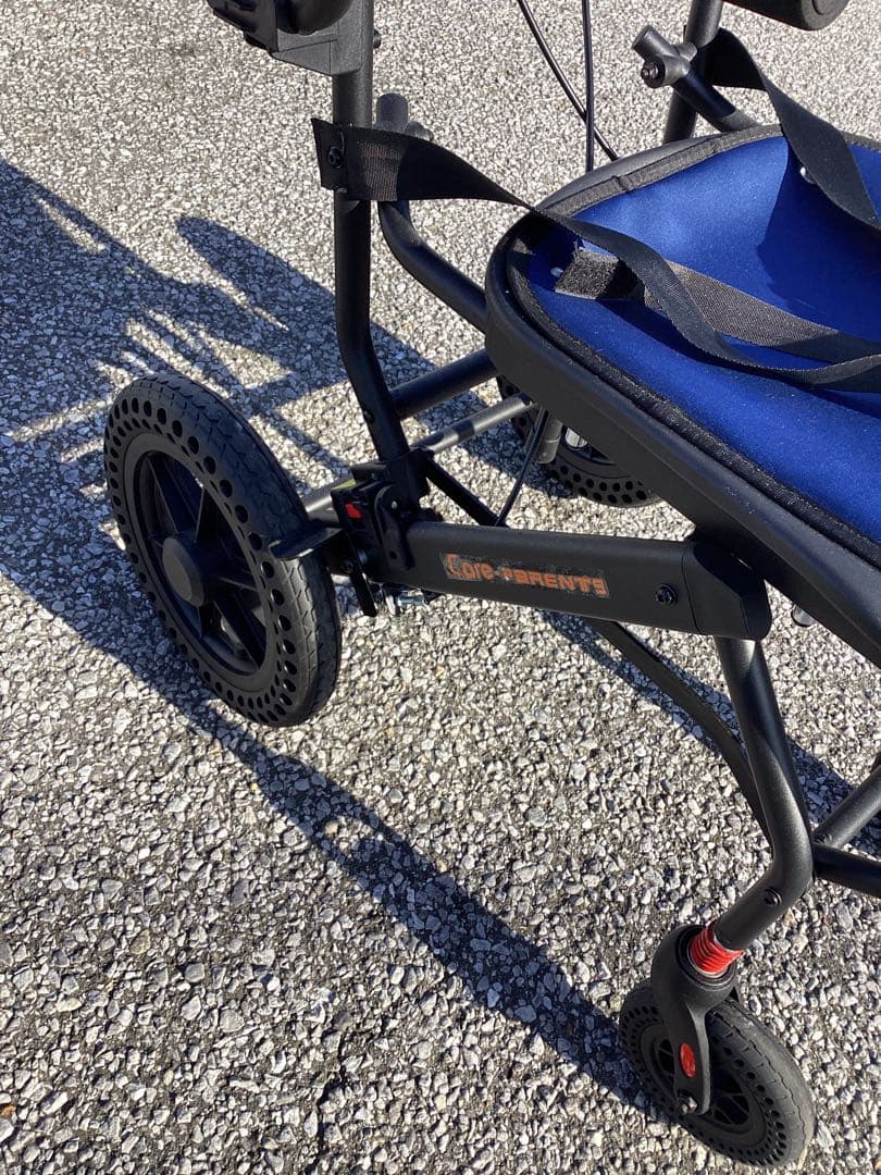 S4 千葉県鴨川　美品　折りたたみ介助用車椅子 Care Parents