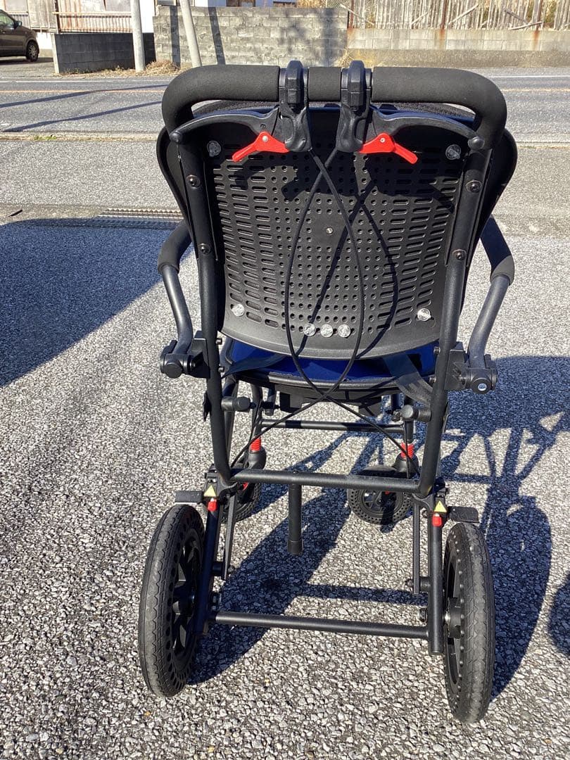 S4 千葉県鴨川　美品　折りたたみ介助用車椅子 Care Parents