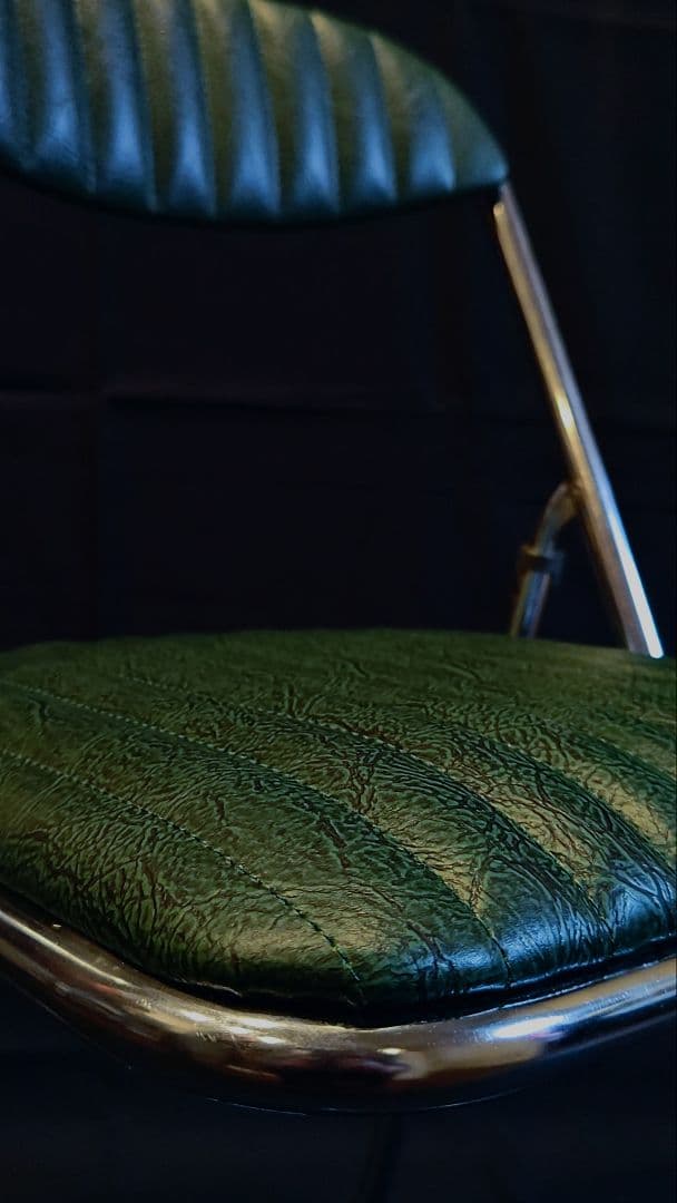 中古パイプ椅子 アップサイクルチェア セビリア タックロール 一点物