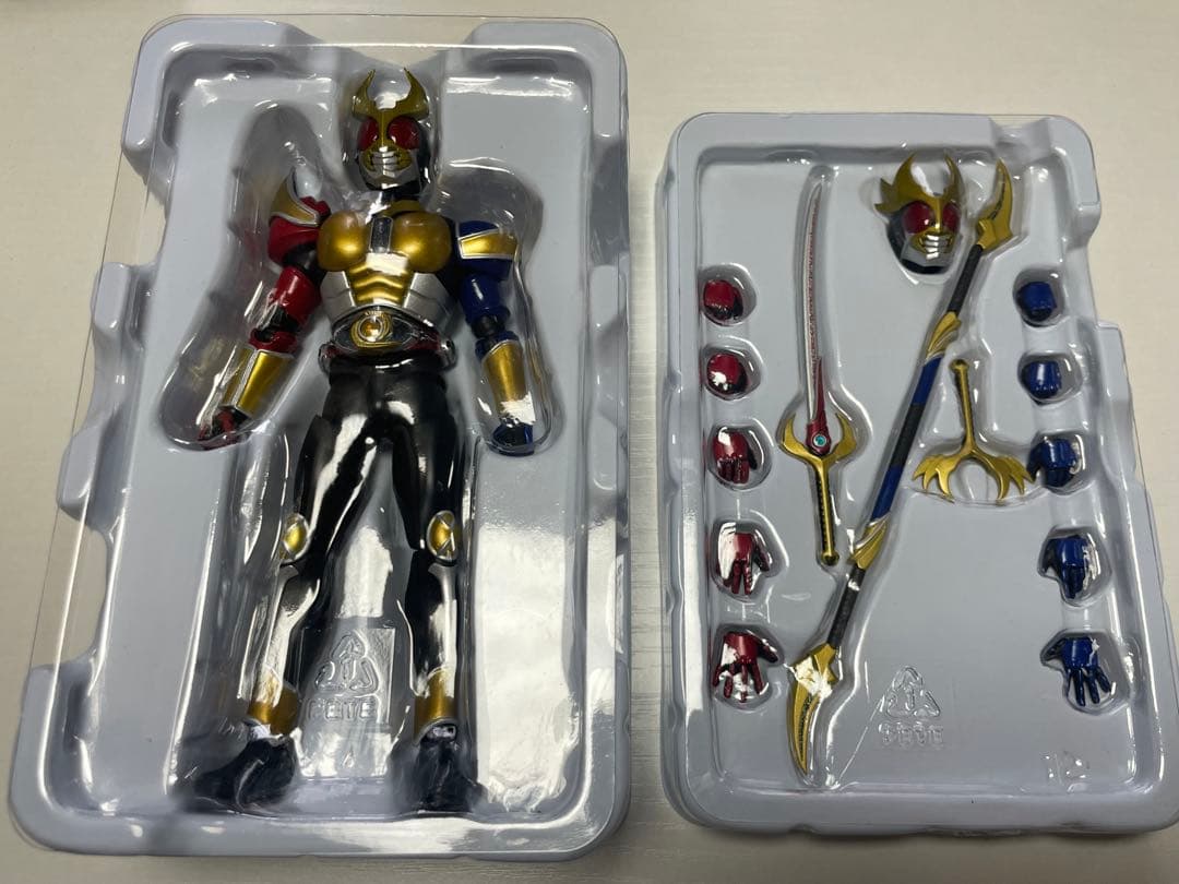ゼ*ロ様 真骨彫 仮面ライダーアギト トリニティフォーム S.H.Figuart