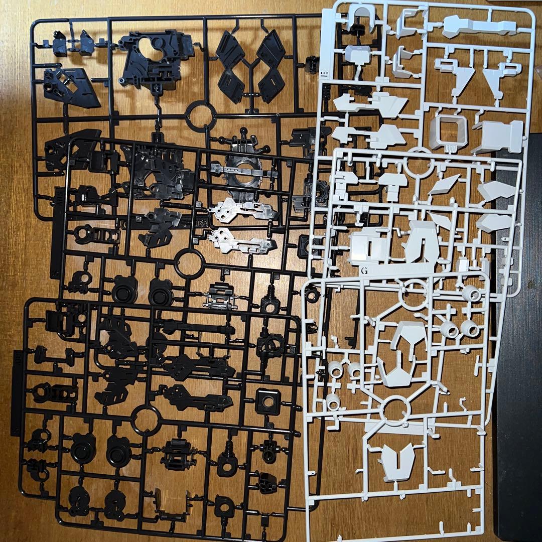 PG ユニコーンガンダム [最終決戦Ver.] 途中まで作成済み LEDあり