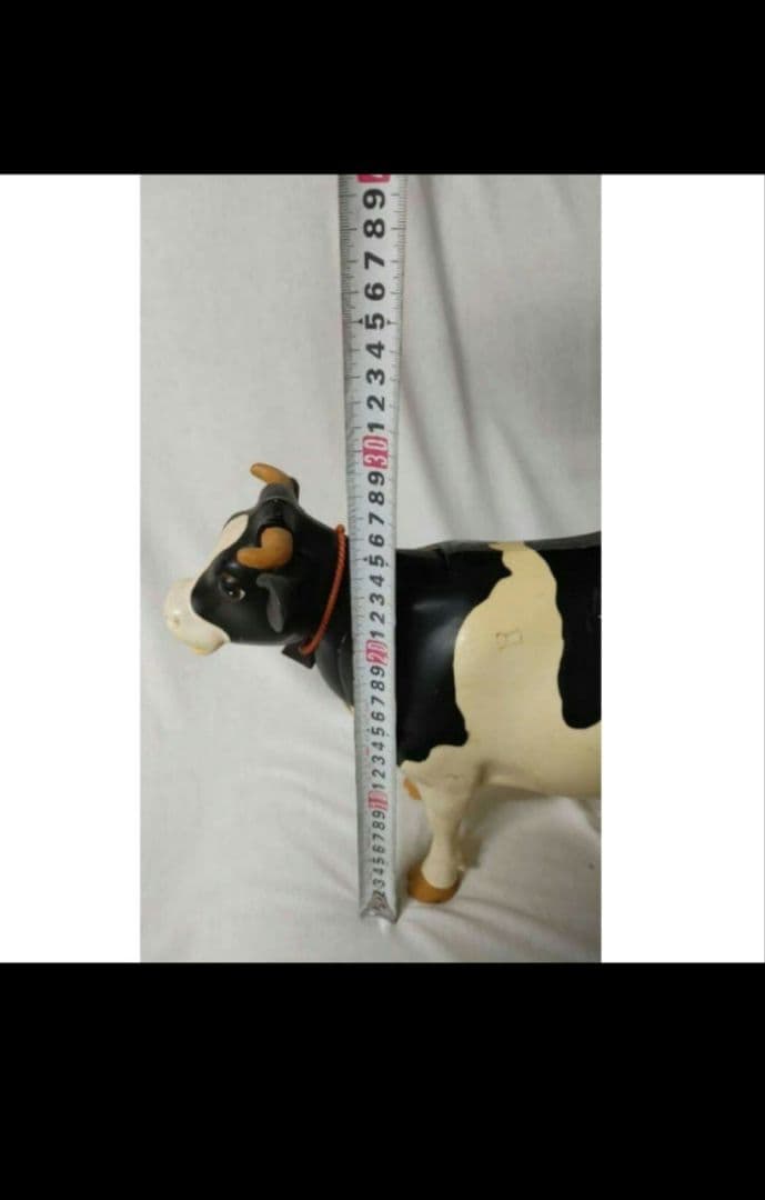 牛の置物　ベル付き　牛乳