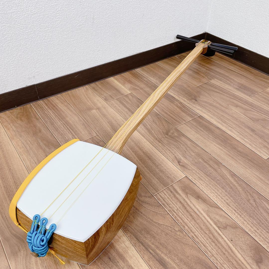 三味線 樫棹　細棹 犬皮 付属品多数 バチ付き