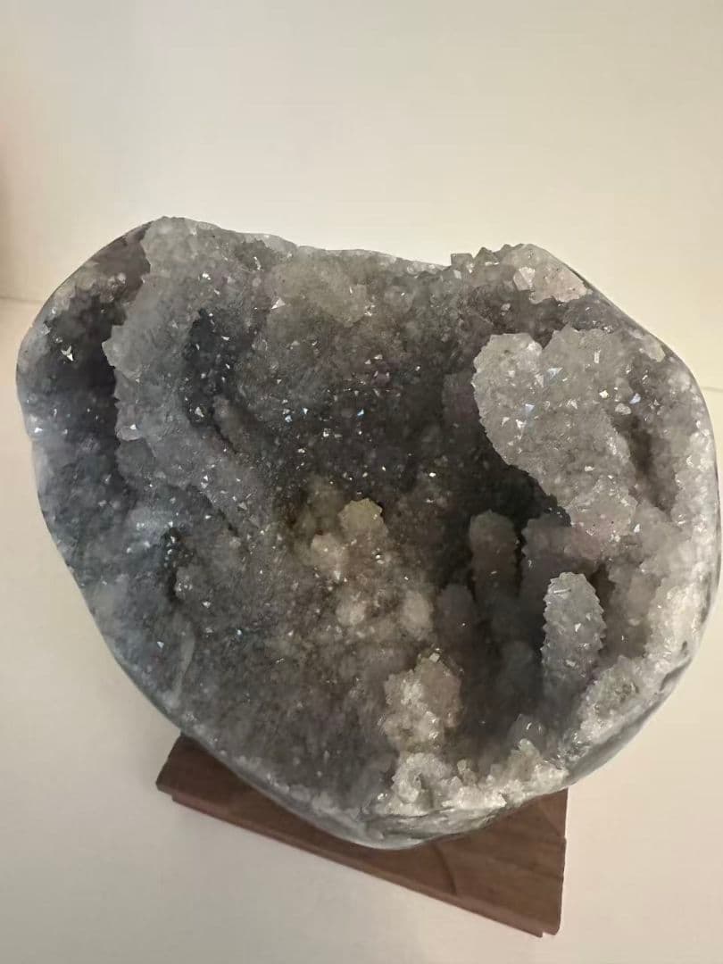 アメジスト結晶の置物 木製スタンド付き