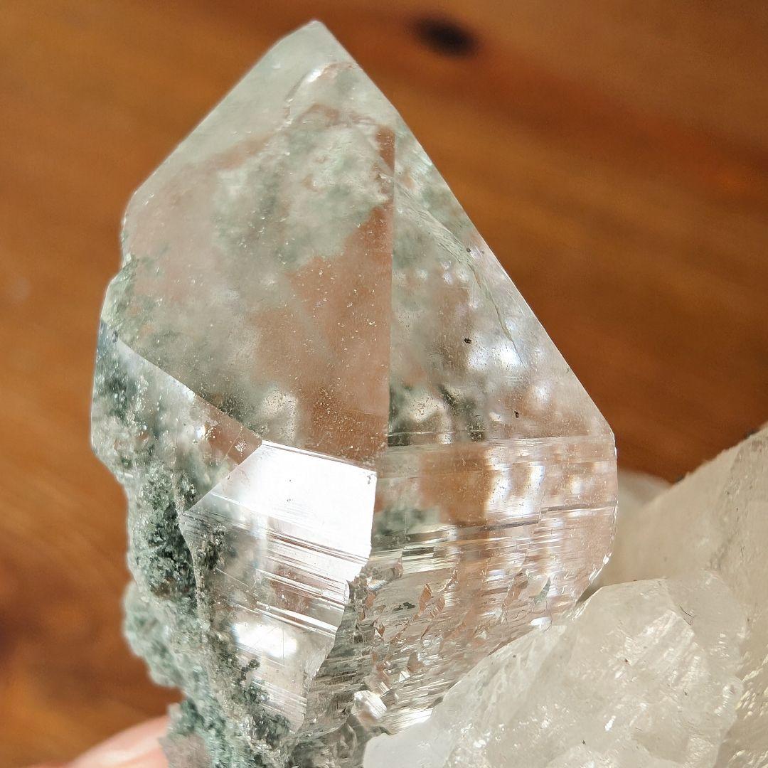 ファントム入り　マニハール産　水晶クラスター　A