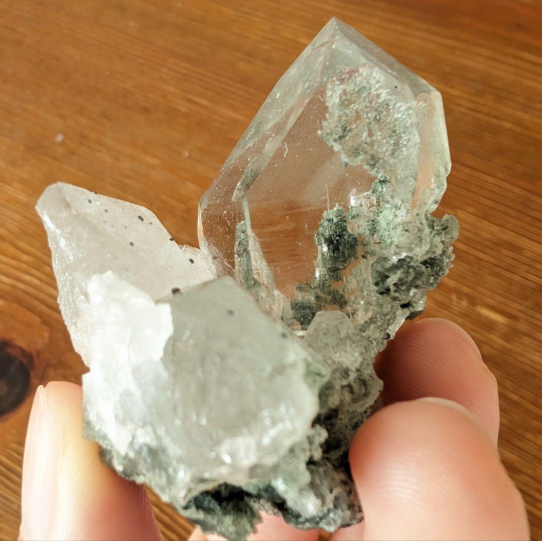 ファントム入り　マニハール産　水晶クラスター　A