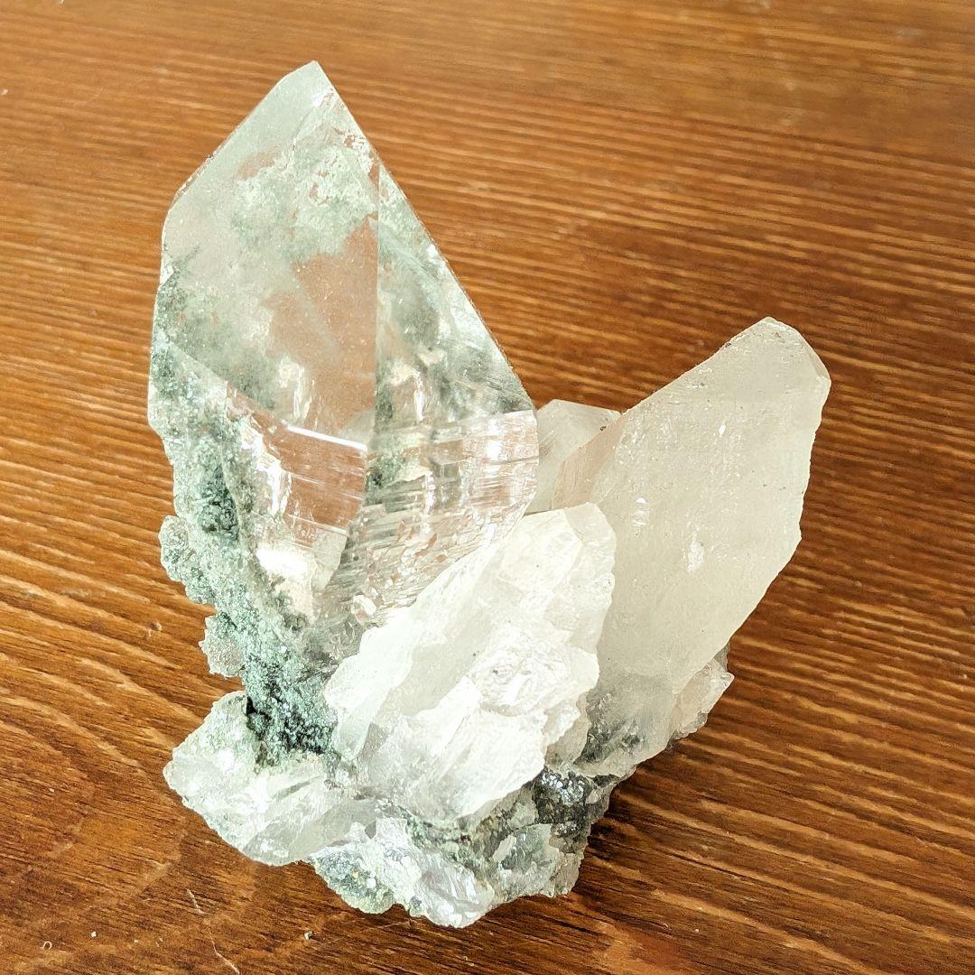 ファントム入り　マニハール産　水晶クラスター　A