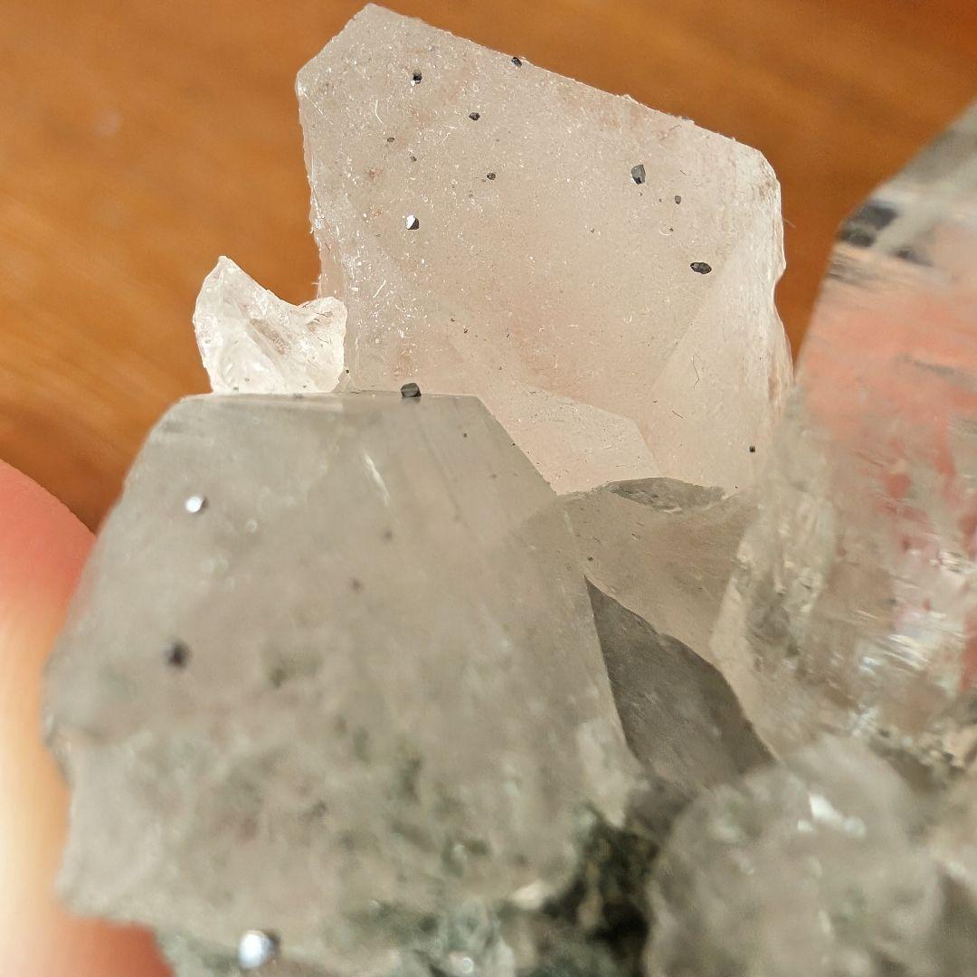 ファントム入り　マニハール産　水晶クラスター　A